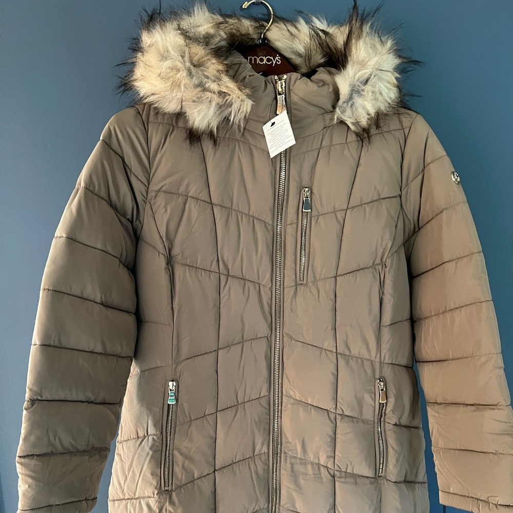 Calvin Klein Puffer Coat with faux fur trimmed hood - Size XL - New. Ta… - Picture 8 of 16